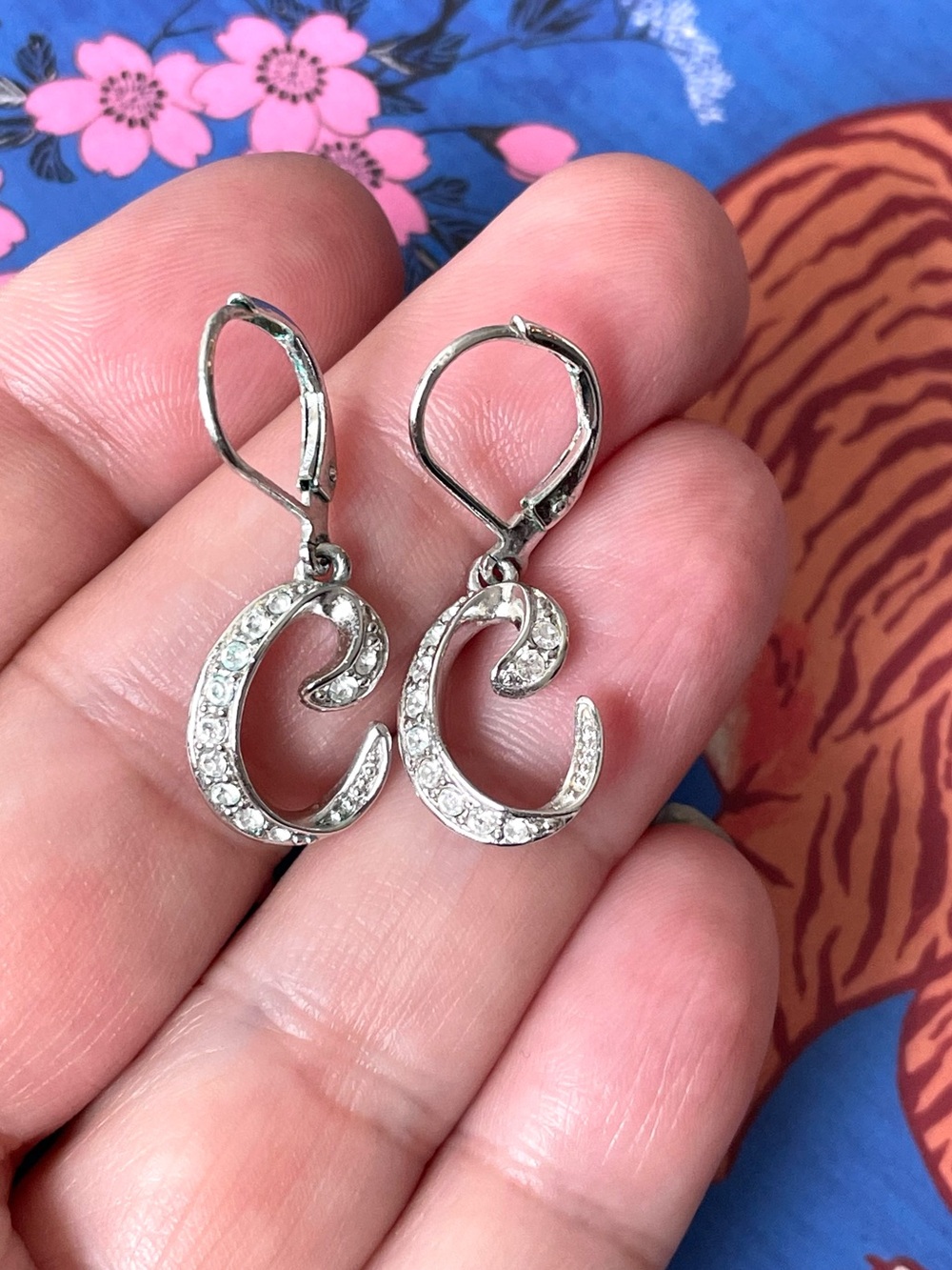 Vtg/modern Nolan Miller silvertone letter C initial dangle earrings rhinestones
